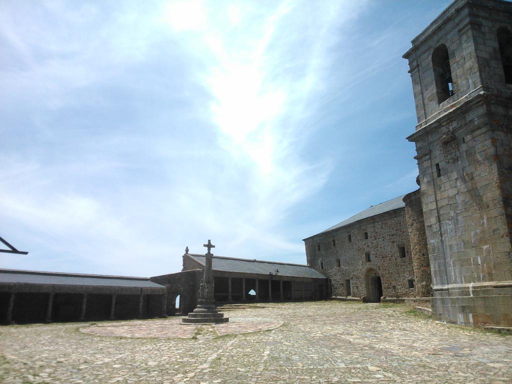 מלון El Cabaco Hospederia Del Santuario De La Pena De Francia מראה חיצוני תמונה